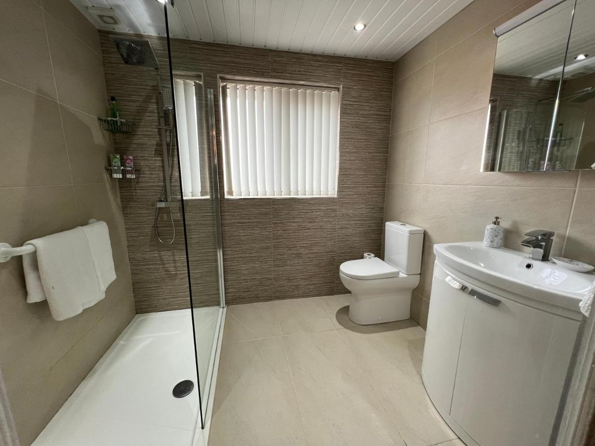 3 Bedroom House Near City Centre ベルファスト エクステリア 写真