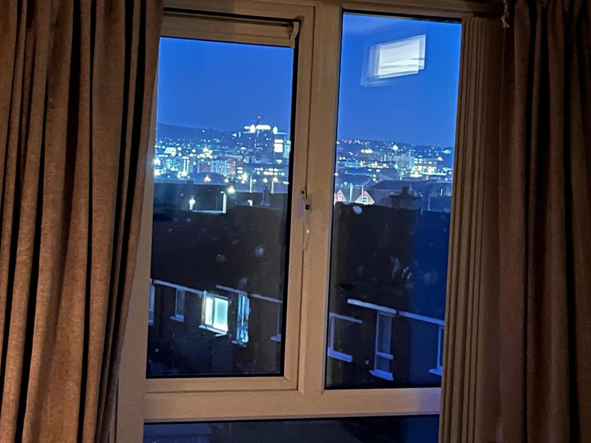 3 Bedroom House Near City Centre ベルファスト エクステリア 写真