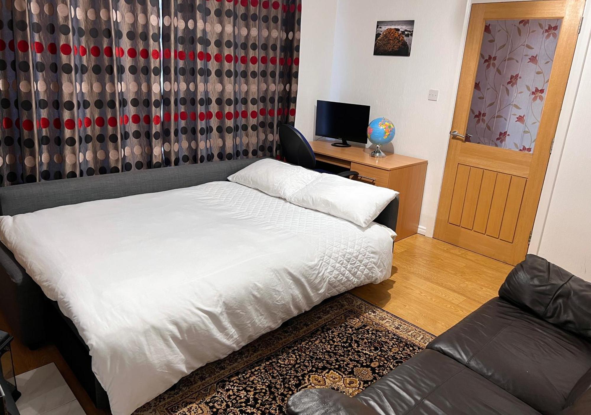 3 Bedroom House Near City Centre ベルファスト エクステリア 写真